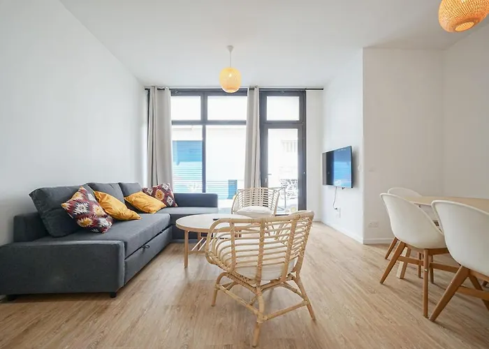 Spacious Appt Close To Place Monge *