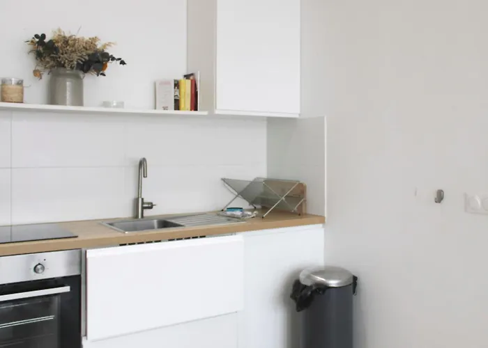 Spacious Appt Close To Place Monge Apartamento