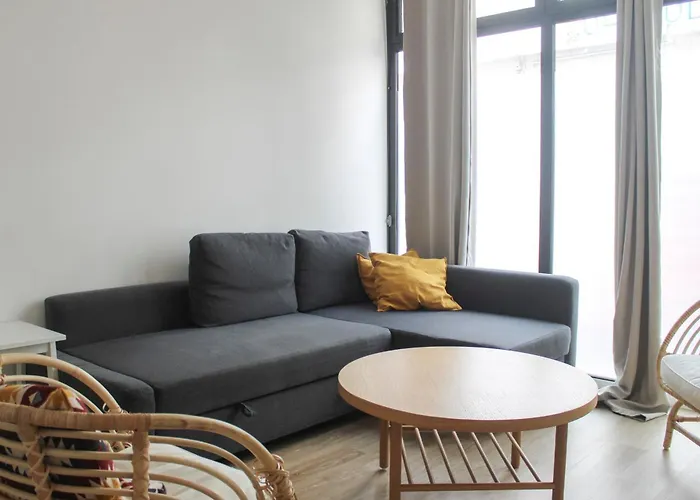 Spacious Appt Close To Place Monge París