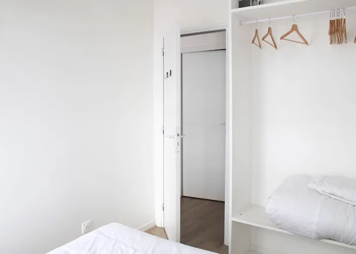 Spacious Appt Close To Place Monge Apartamento