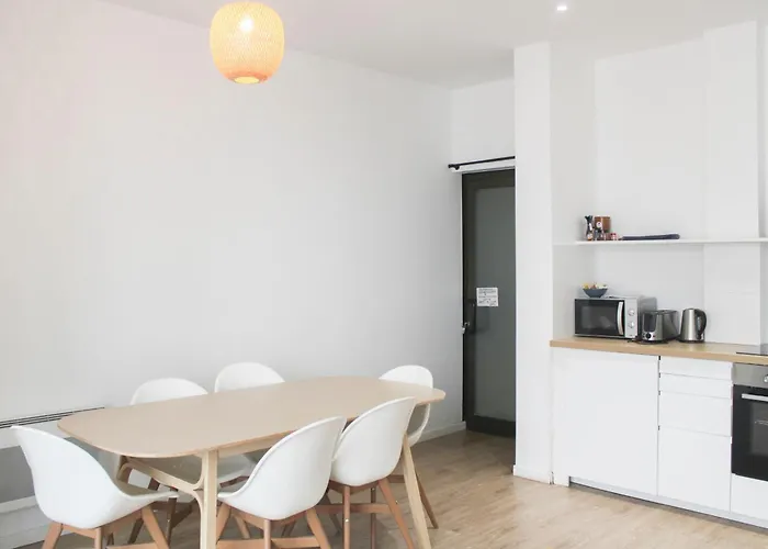Spacious Appt Close To Place Monge Apartamento *