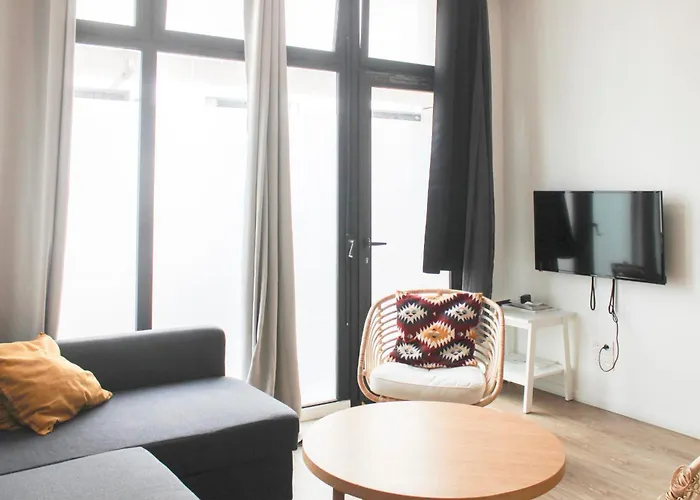 Spacious Appt Close To Place Monge París